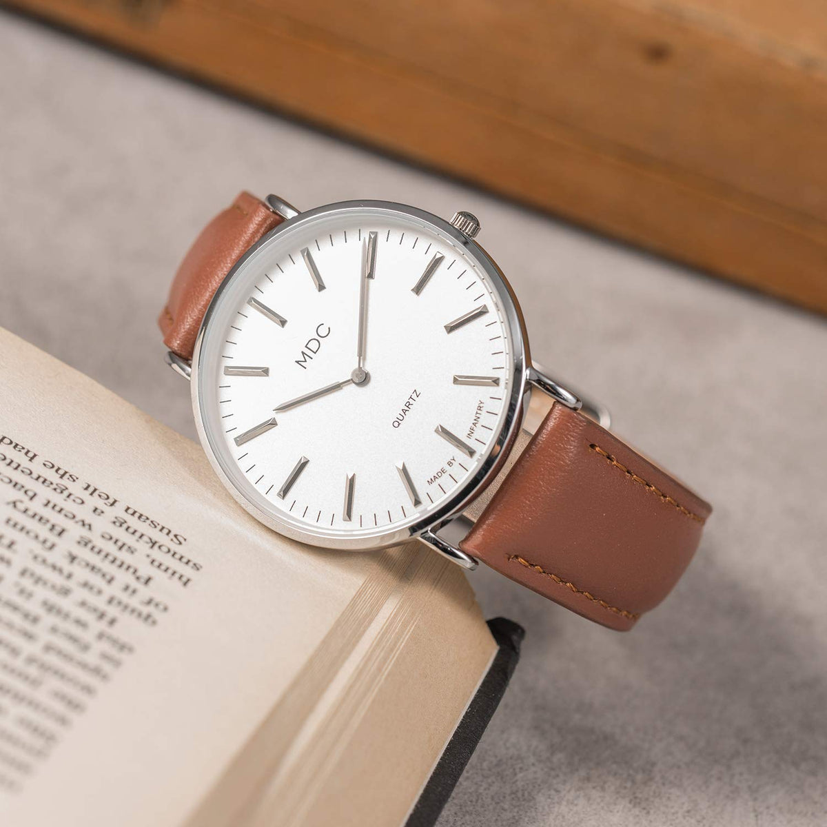 Minimalist Dress Watch Ultra Thin Leather Band W117279