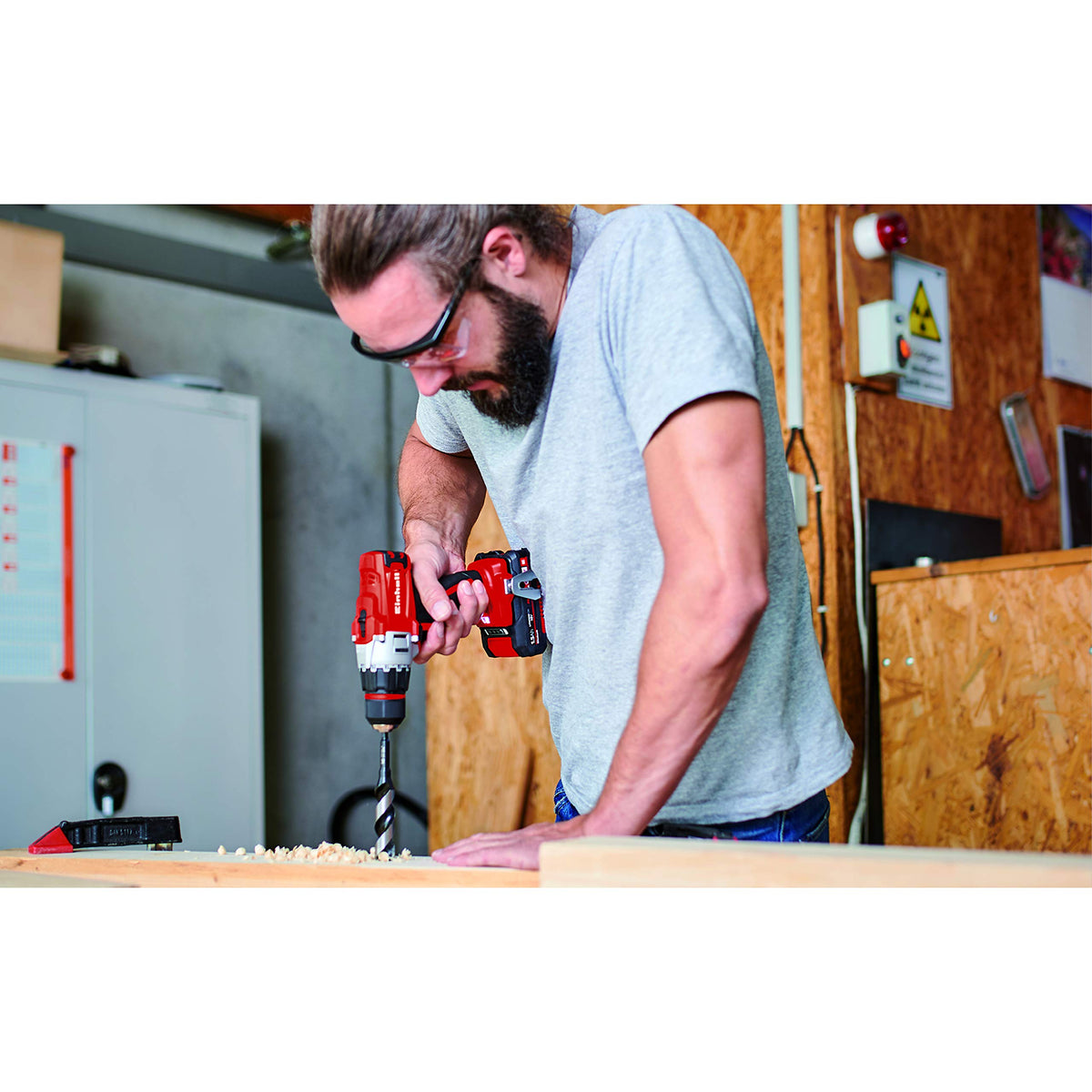 18-Volt 3/8-Inch Cordless Drill Kit with Battery and Charger F7190